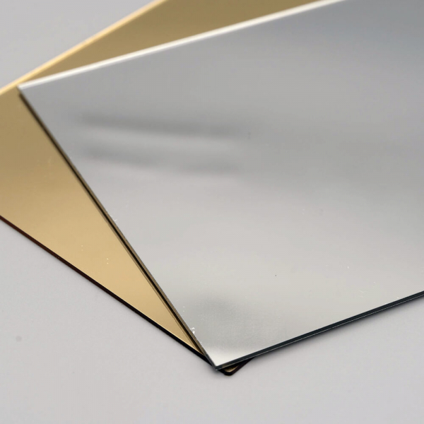 plexiglás