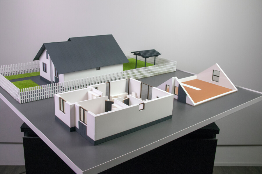 Maqueta de una casa con jardín
