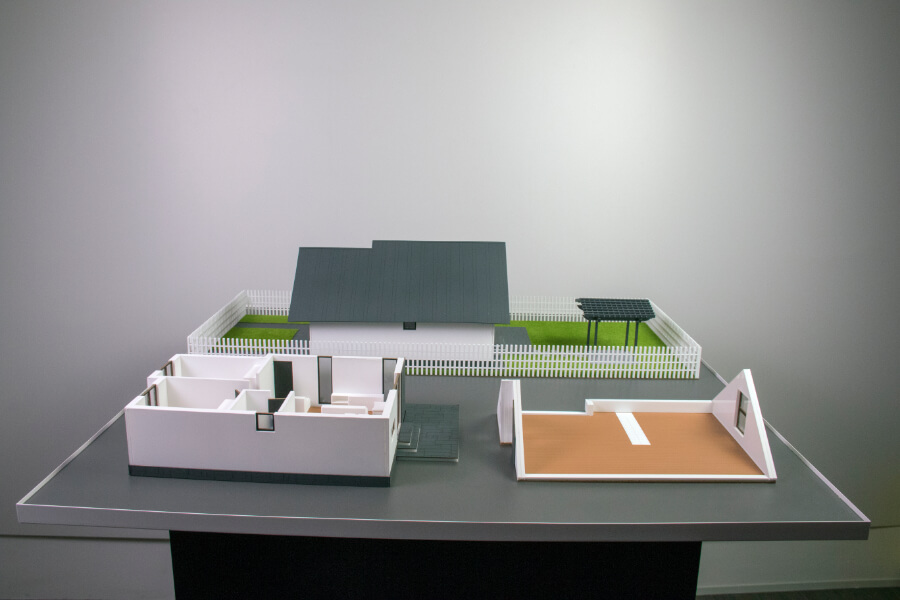 Maqueta desmontable casa con jardín