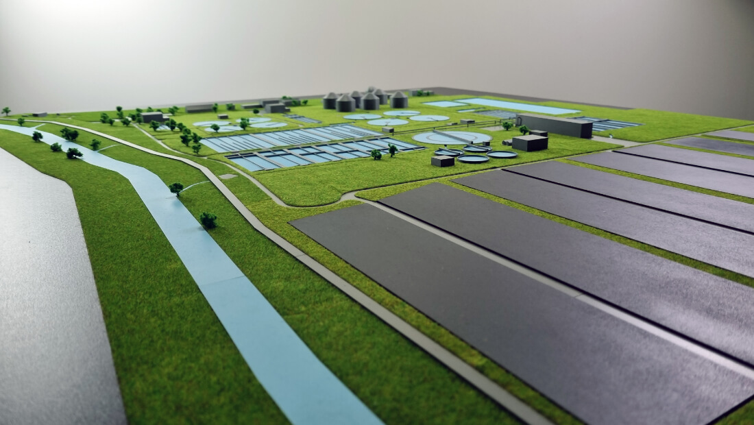 Maqueta de una planta de tratamiento de agua
